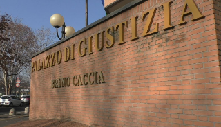 Sfigurò la ex ma non va in carcere. Per il giudice di Torino "Va compreso"